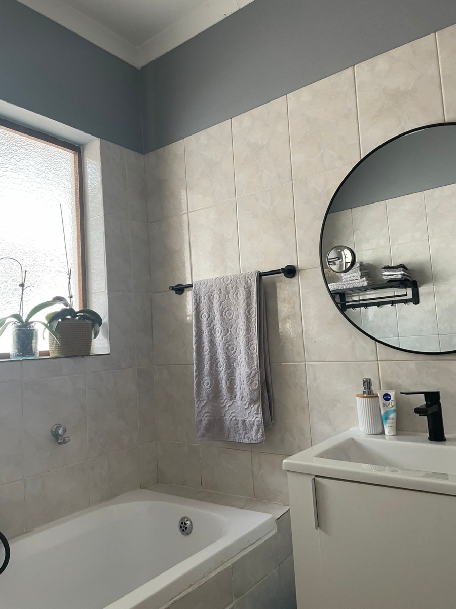 3 Bedroom Property for Sale in Caribbean Beach Club North West